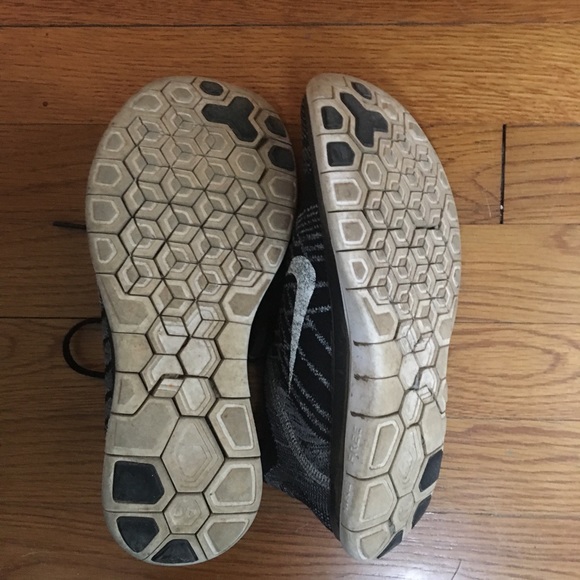 VUC Nike Barefoot Running Sneakers - Picture 2 of 2